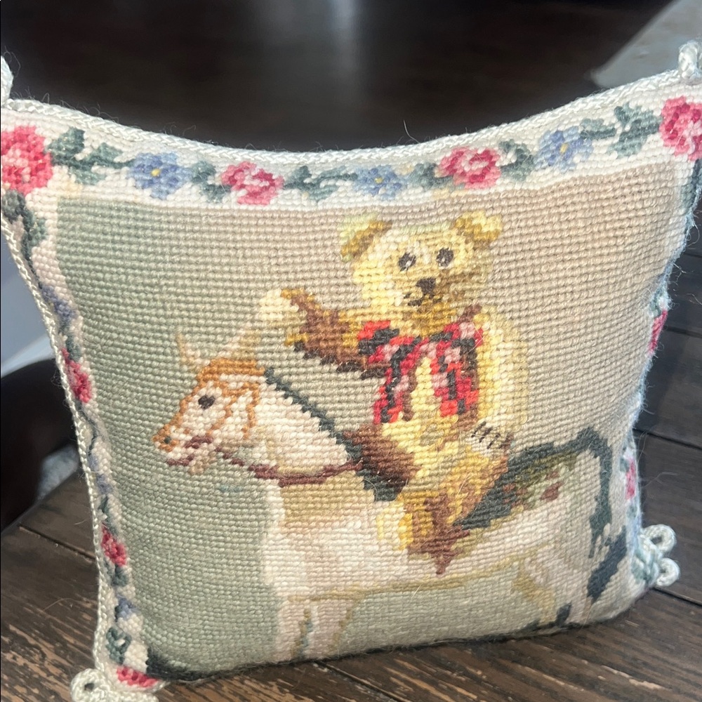 Vintage Teddy Bear needlepoint pillow - Picture 6 of 6